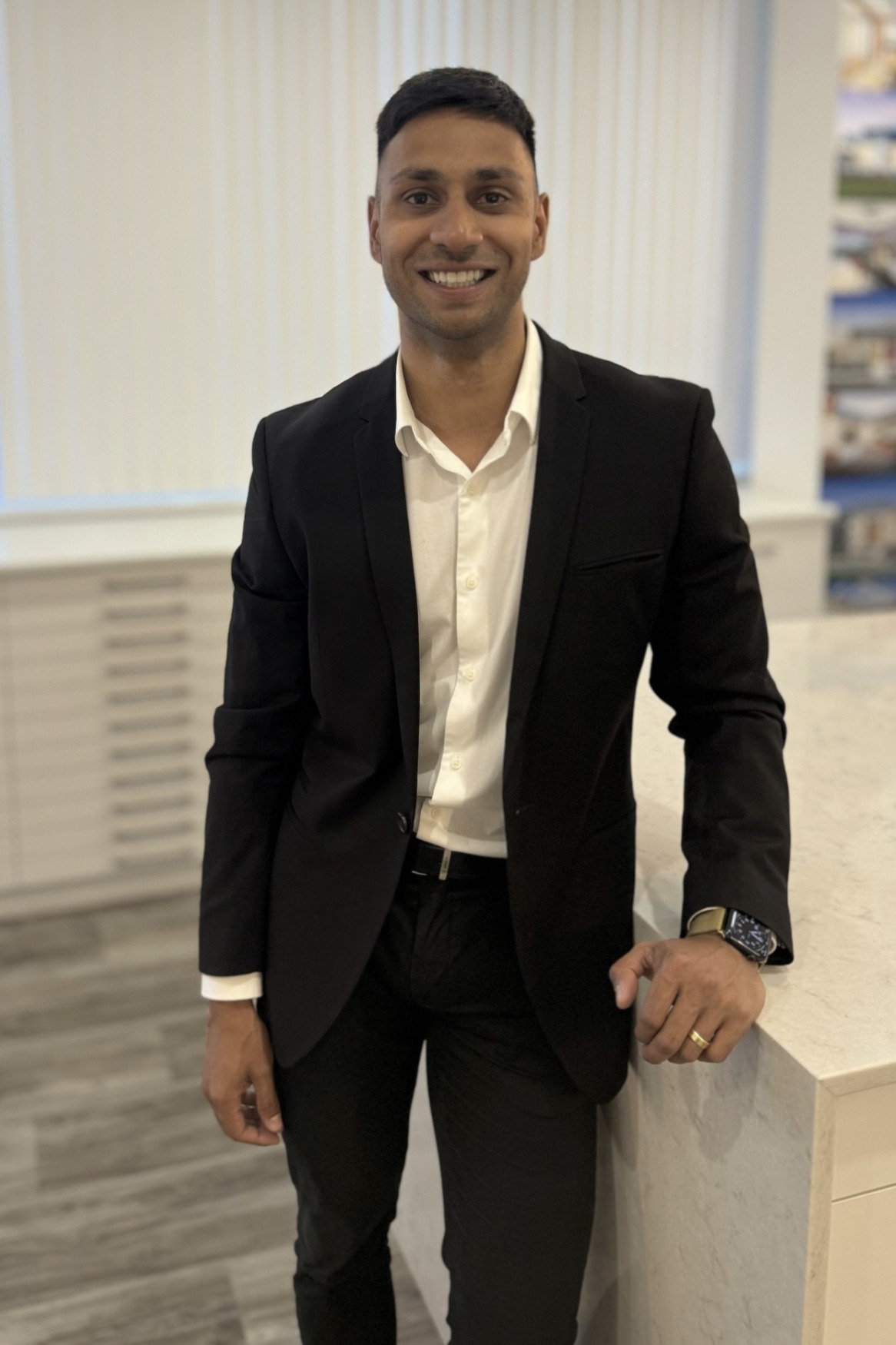 Johnathon Ross, Mortgage Broker